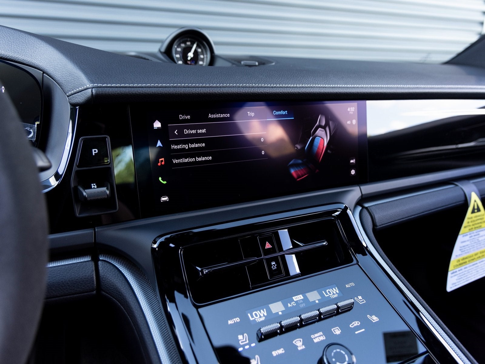 2025 Porsche Panamera Panamera 4 E-Hybrid