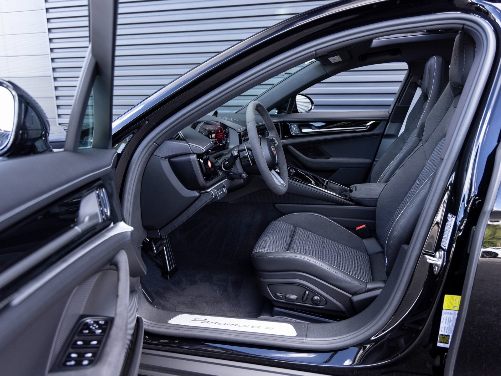 2025 Porsche Panamera Panamera 4 E-Hybrid