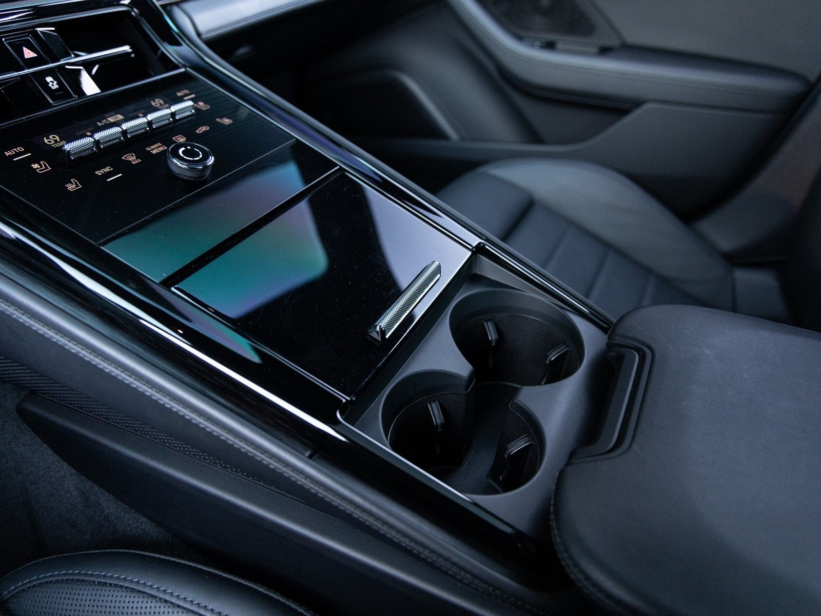 2025 Porsche Panamera Panamera 4 E-Hybrid