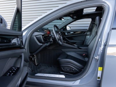 2025 Porsche Panamera Panamera 4 E-Hybrid