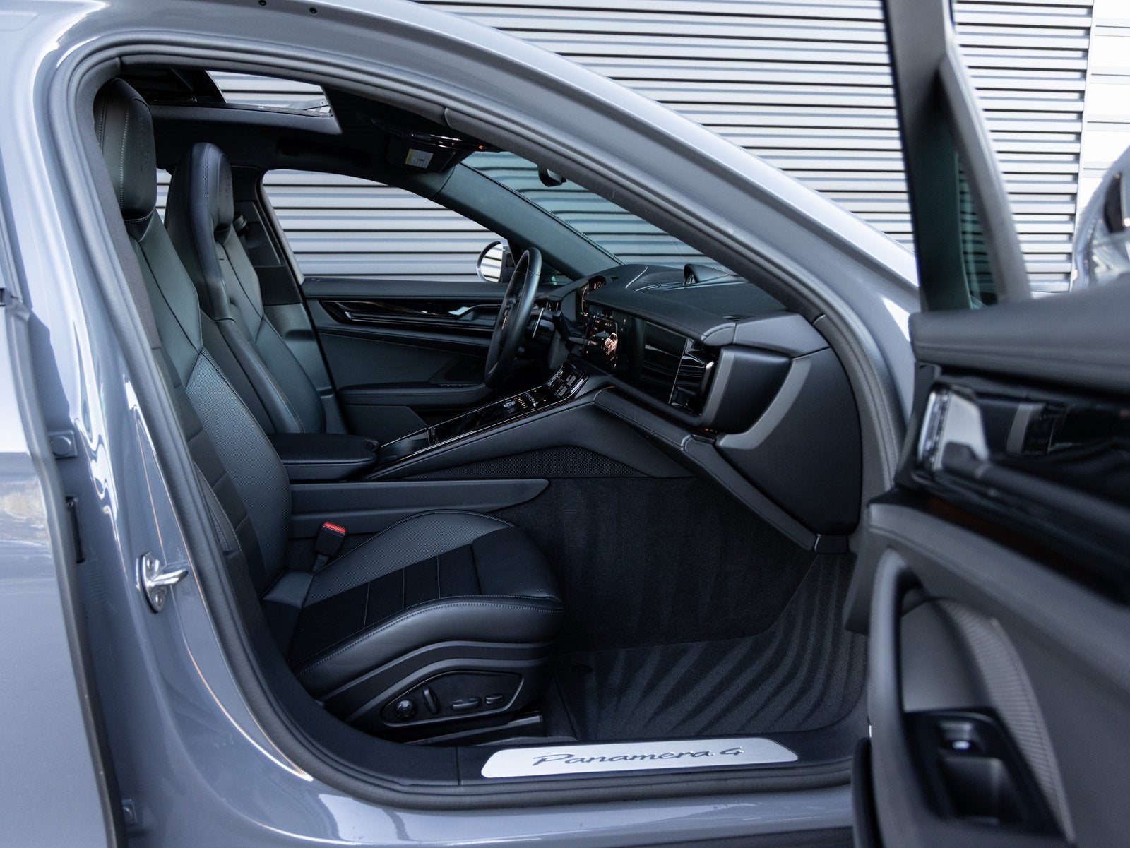 2025 Porsche Panamera Panamera 4 E-Hybrid