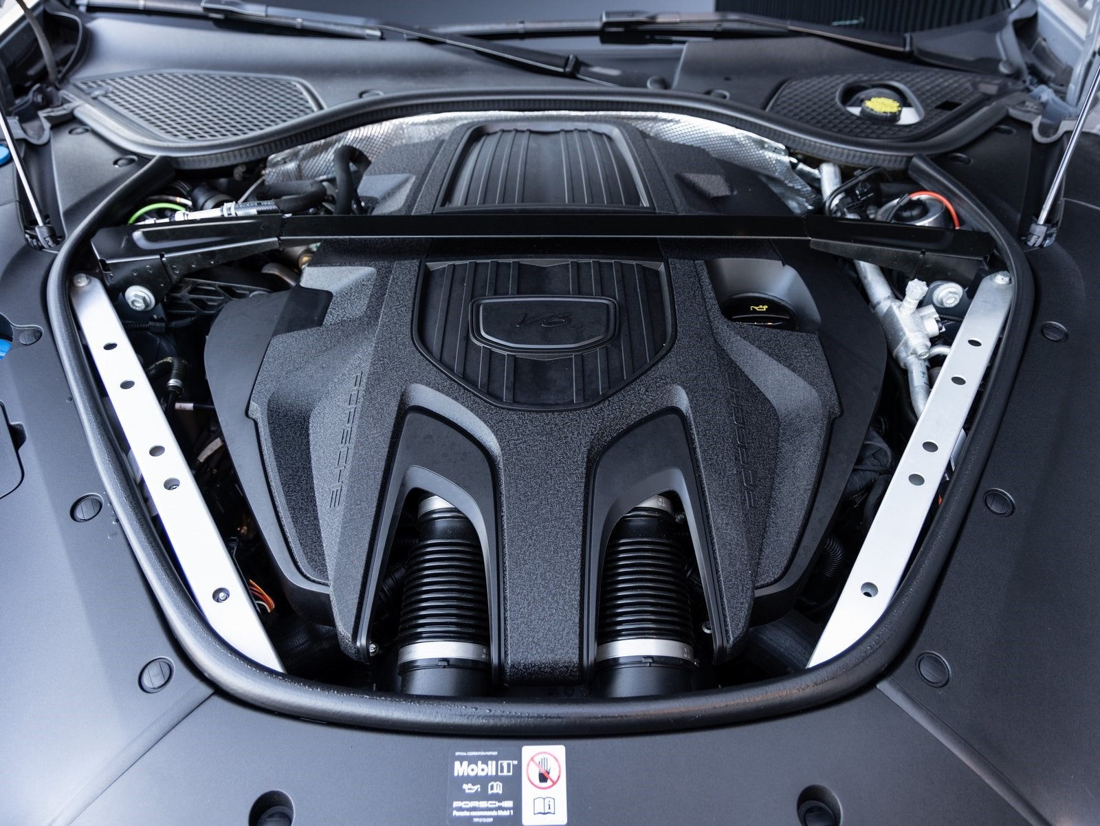 2025 Porsche Panamera Panamera 4 E-Hybrid