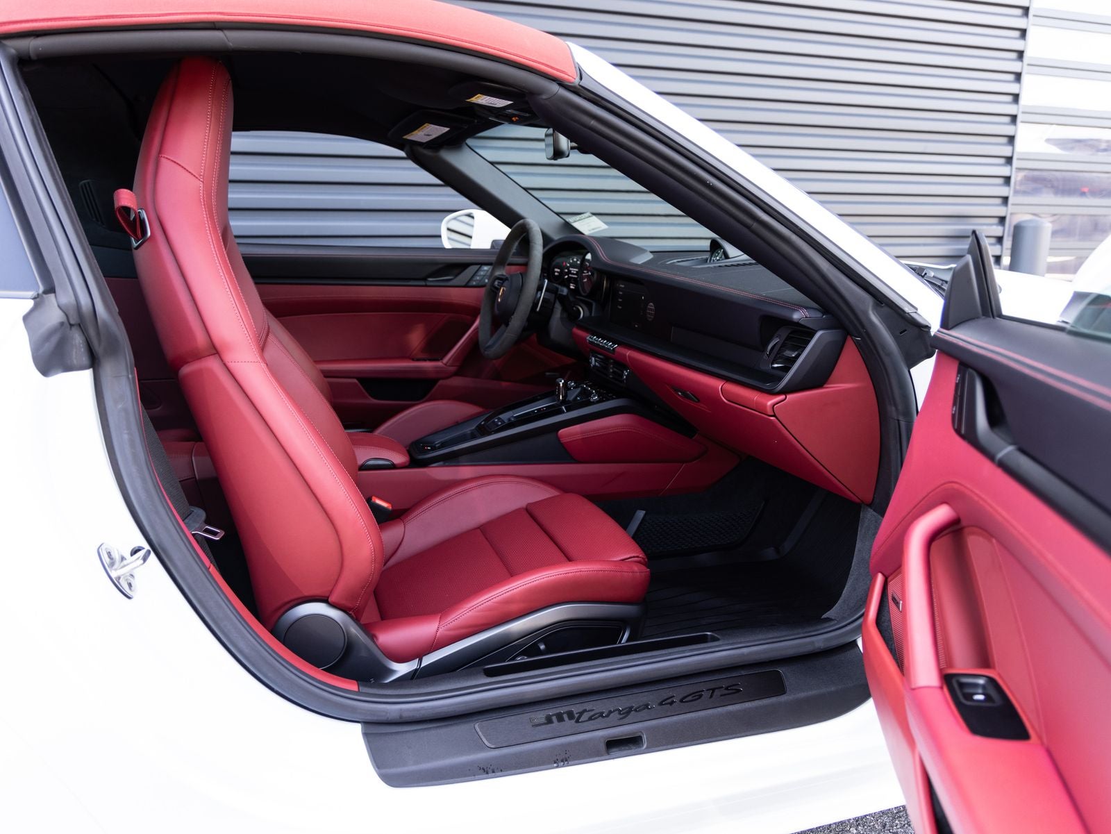 2024 Porsche 911 GTS - Photo 31