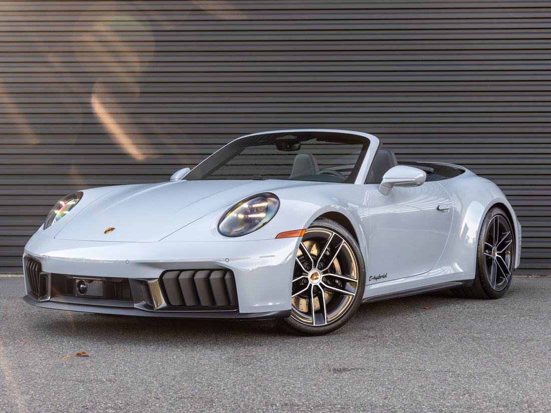 2026 Porsche 911 Carrera 4 GTS Cabriolet — photo 1 of 35