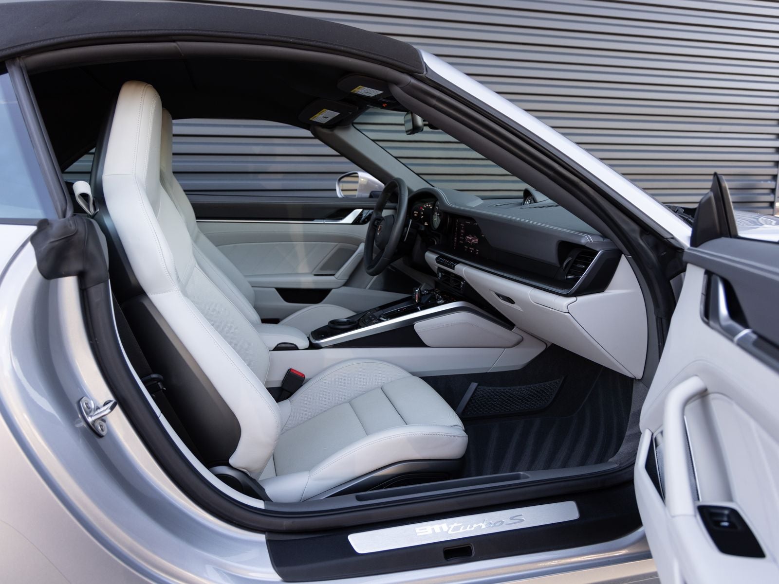 2021 Porsche 911 911 Turbo S Cabriolet (MY21)