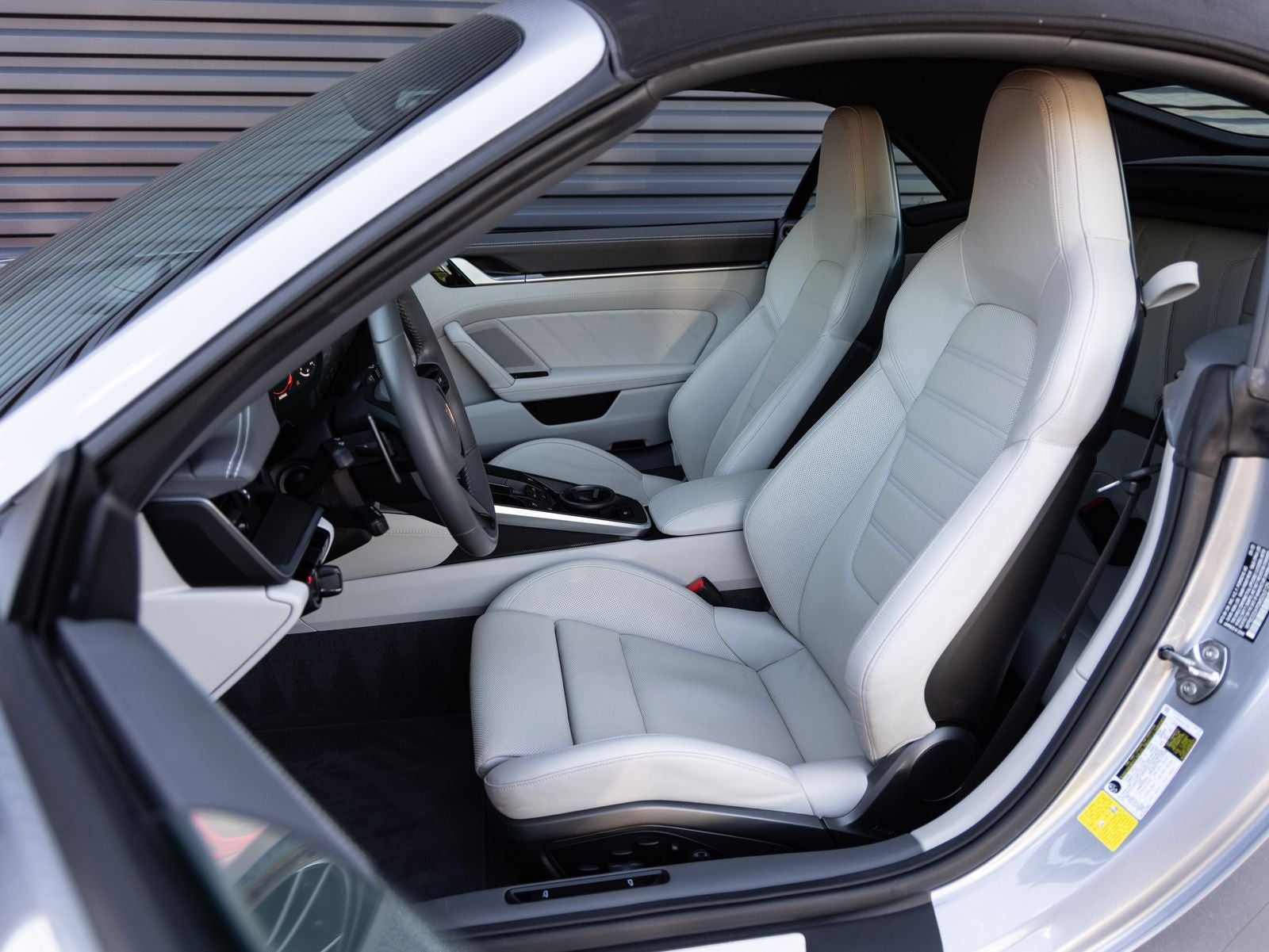 2021 Porsche 911 911 Turbo S Cabriolet (MY21)