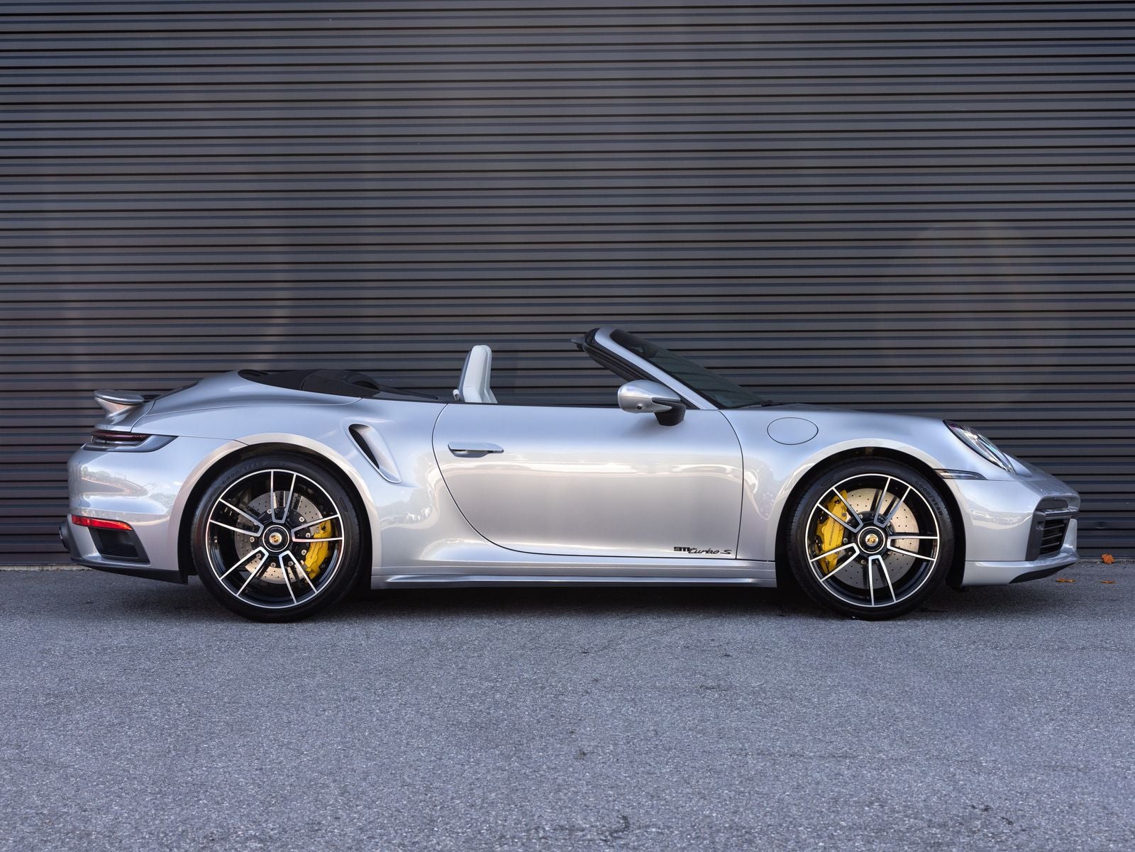 2021 Porsche 911 911 Turbo S Cabriolet (MY21)