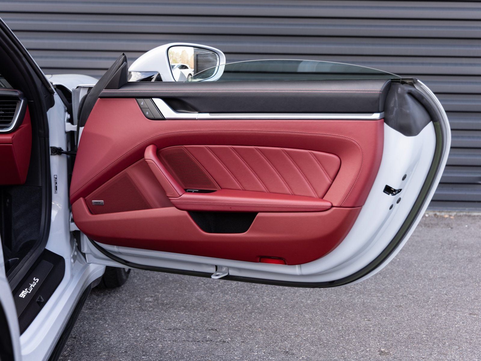 2023 Porsche 911 911 Turbo S Cabriolet (MY23)