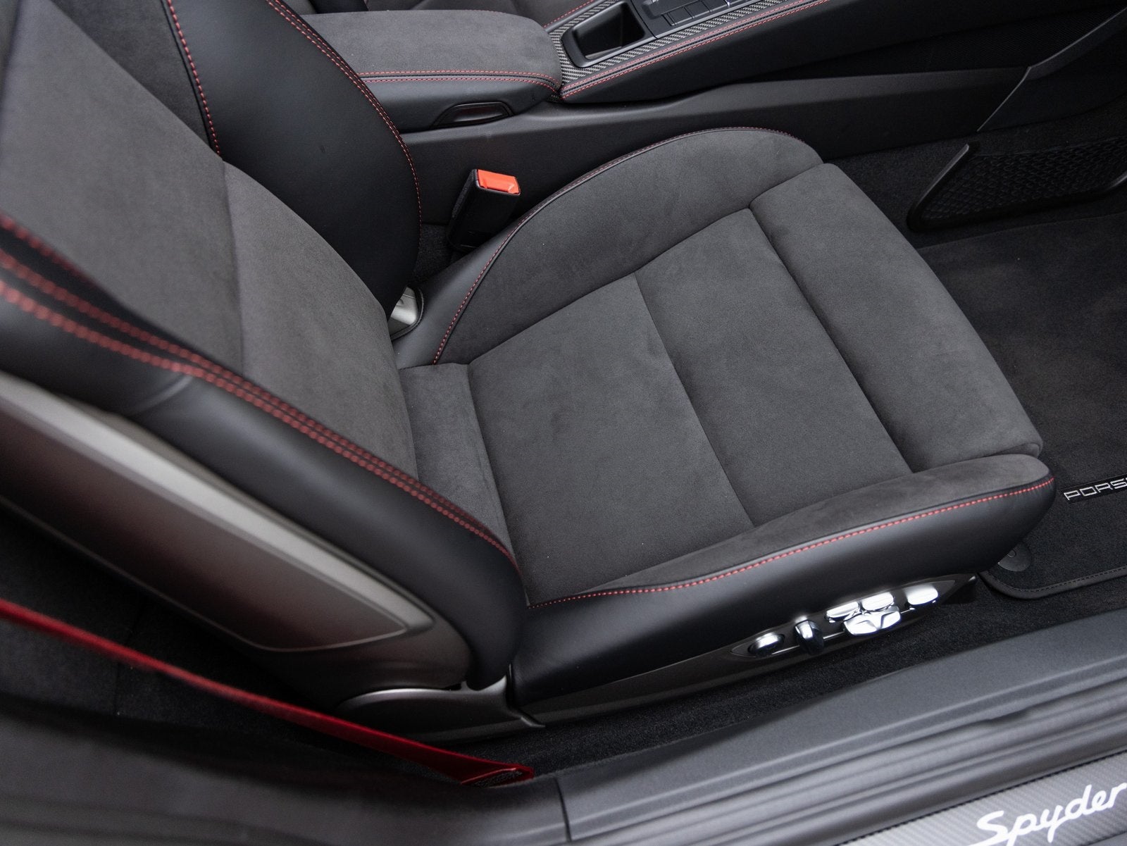 2025 Porsche 718 718 Spyder RS