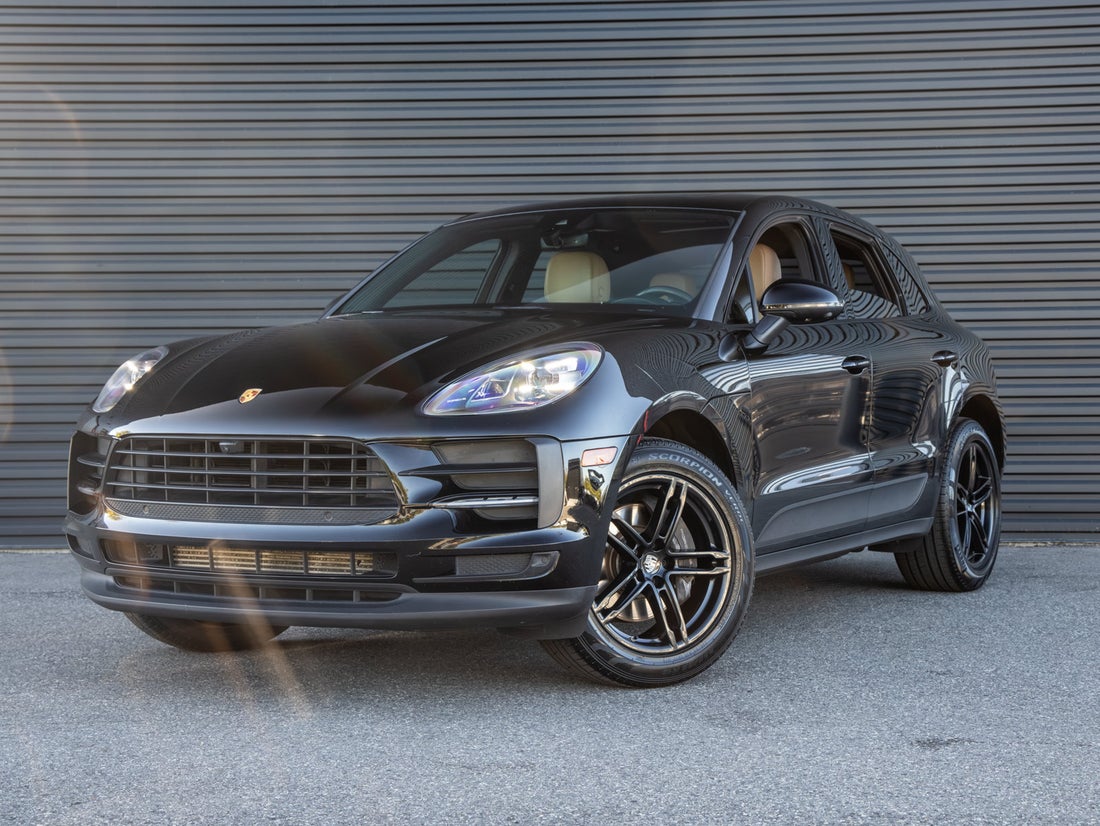 2021 Porsche Macan — photo 1 of 36