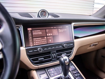 2021 Porsche Macan Macan