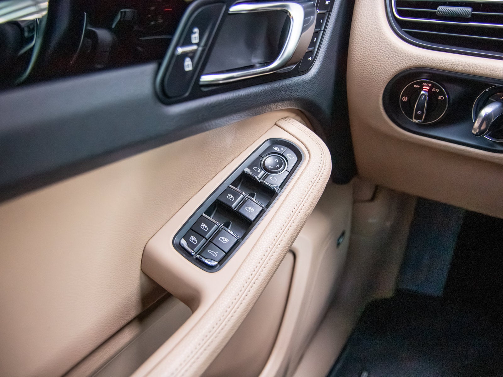 2021 Porsche Macan Macan