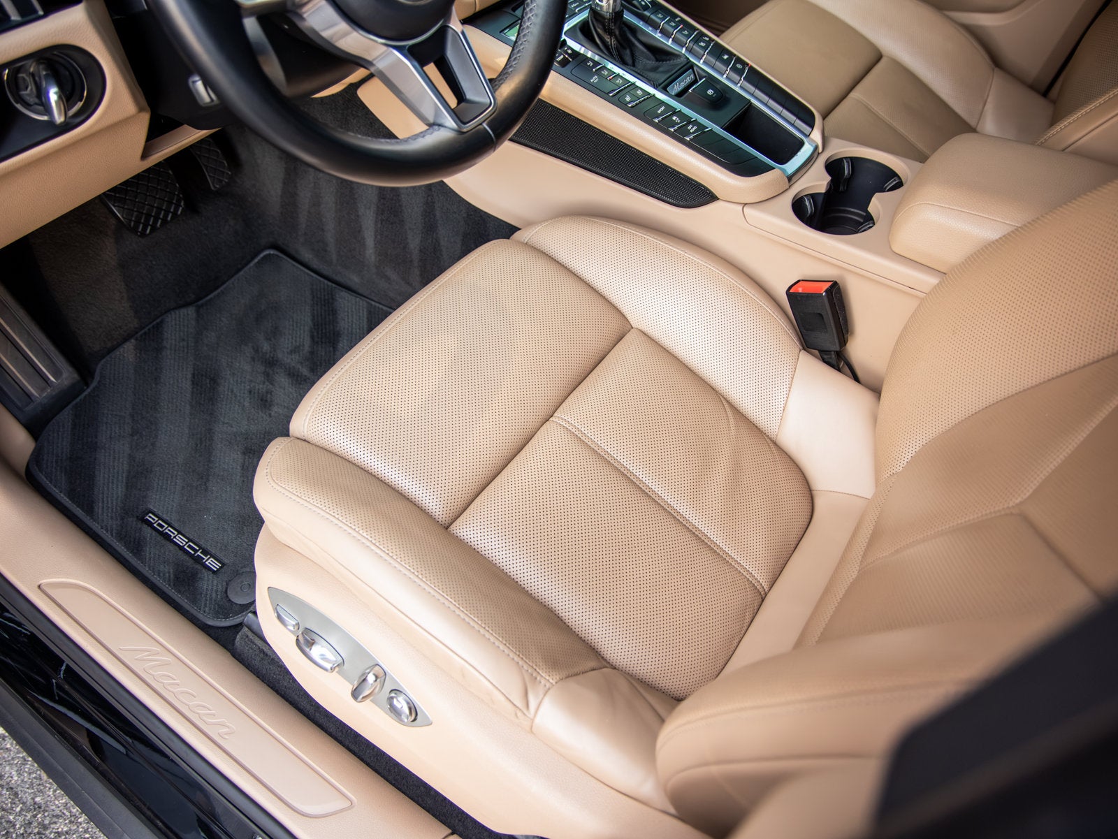 2021 Porsche Macan Macan