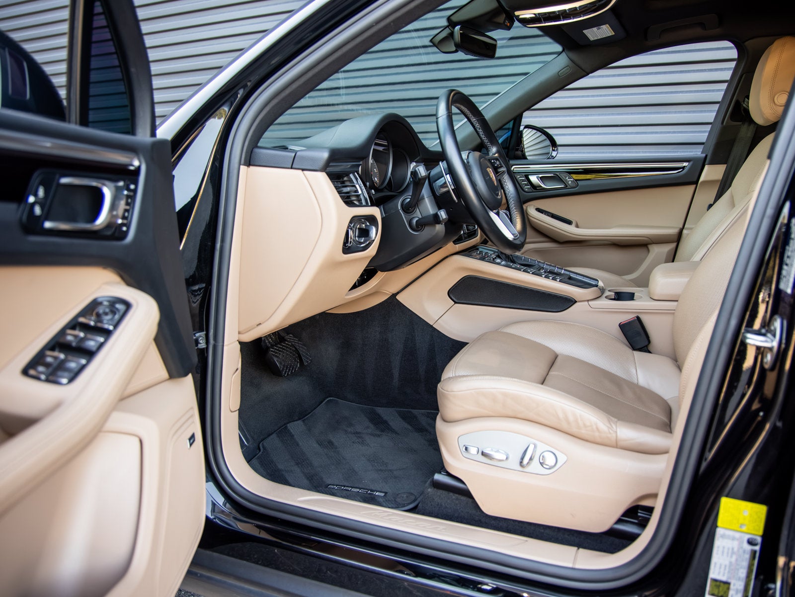 2021 Porsche Macan Macan
