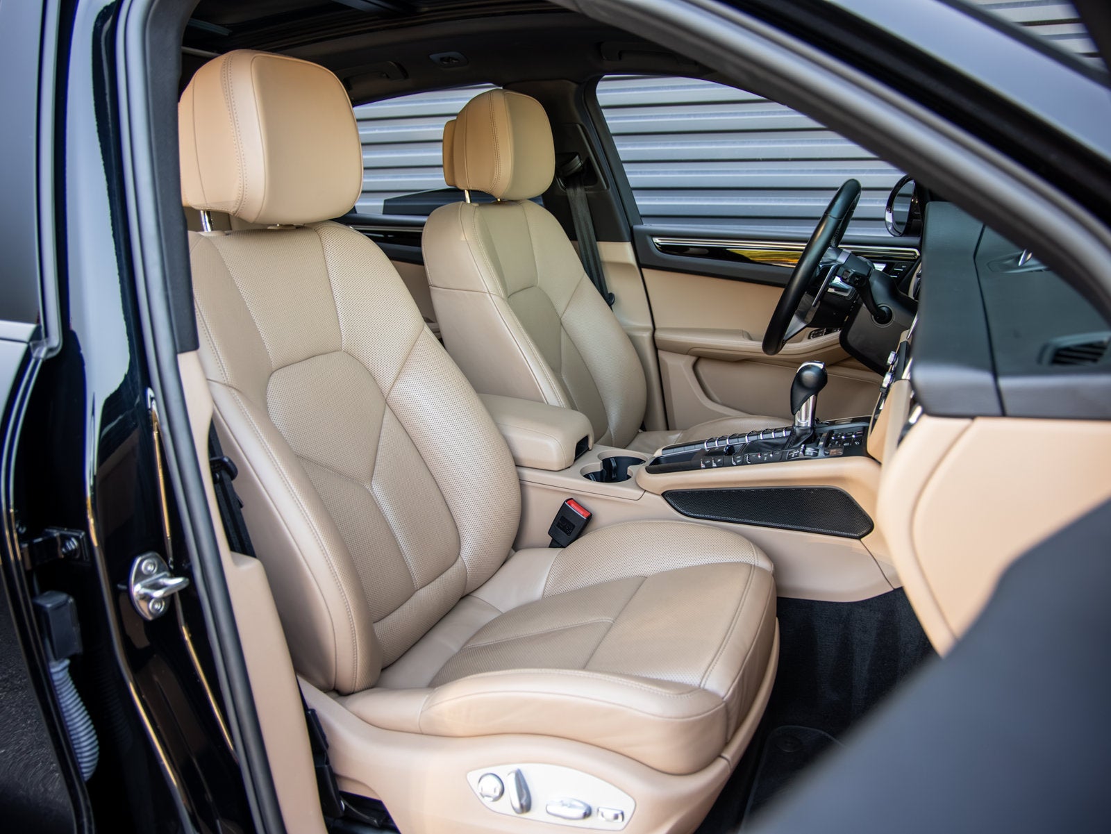 2021 Porsche Macan Macan