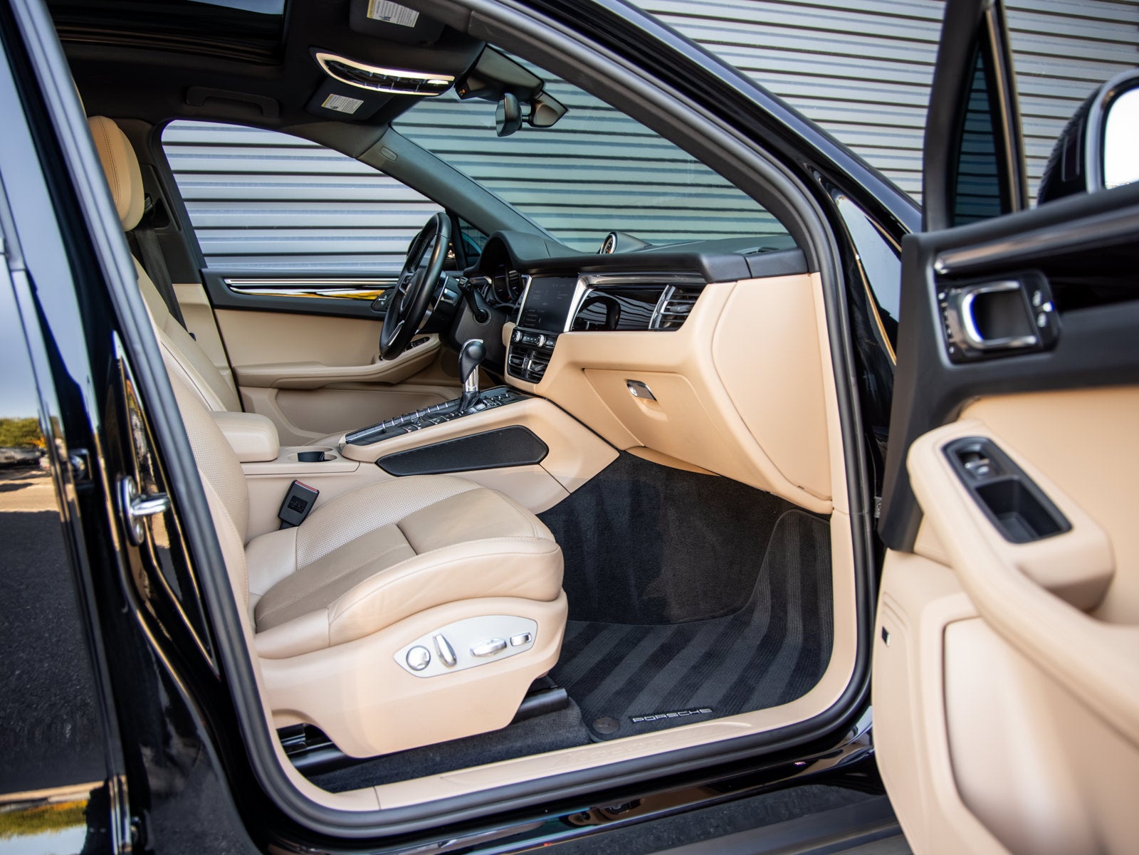 2021 Porsche Macan Macan