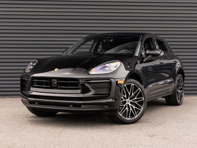 2026 Porsche Macan AWD