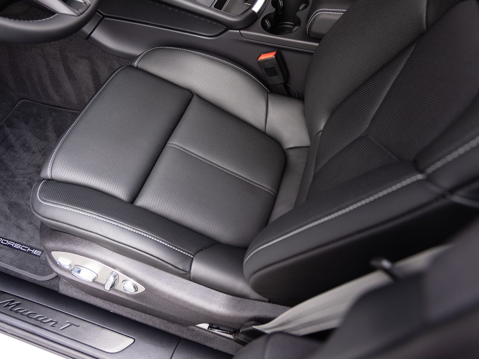 2026 Porsche Macan Macan T
