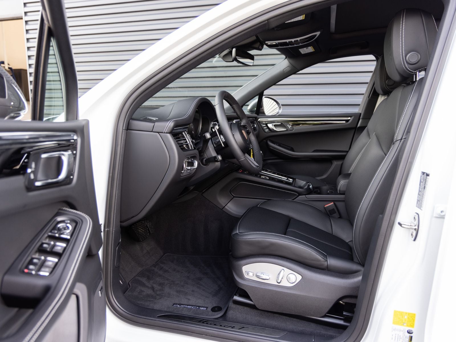 2026 Porsche Macan Macan T