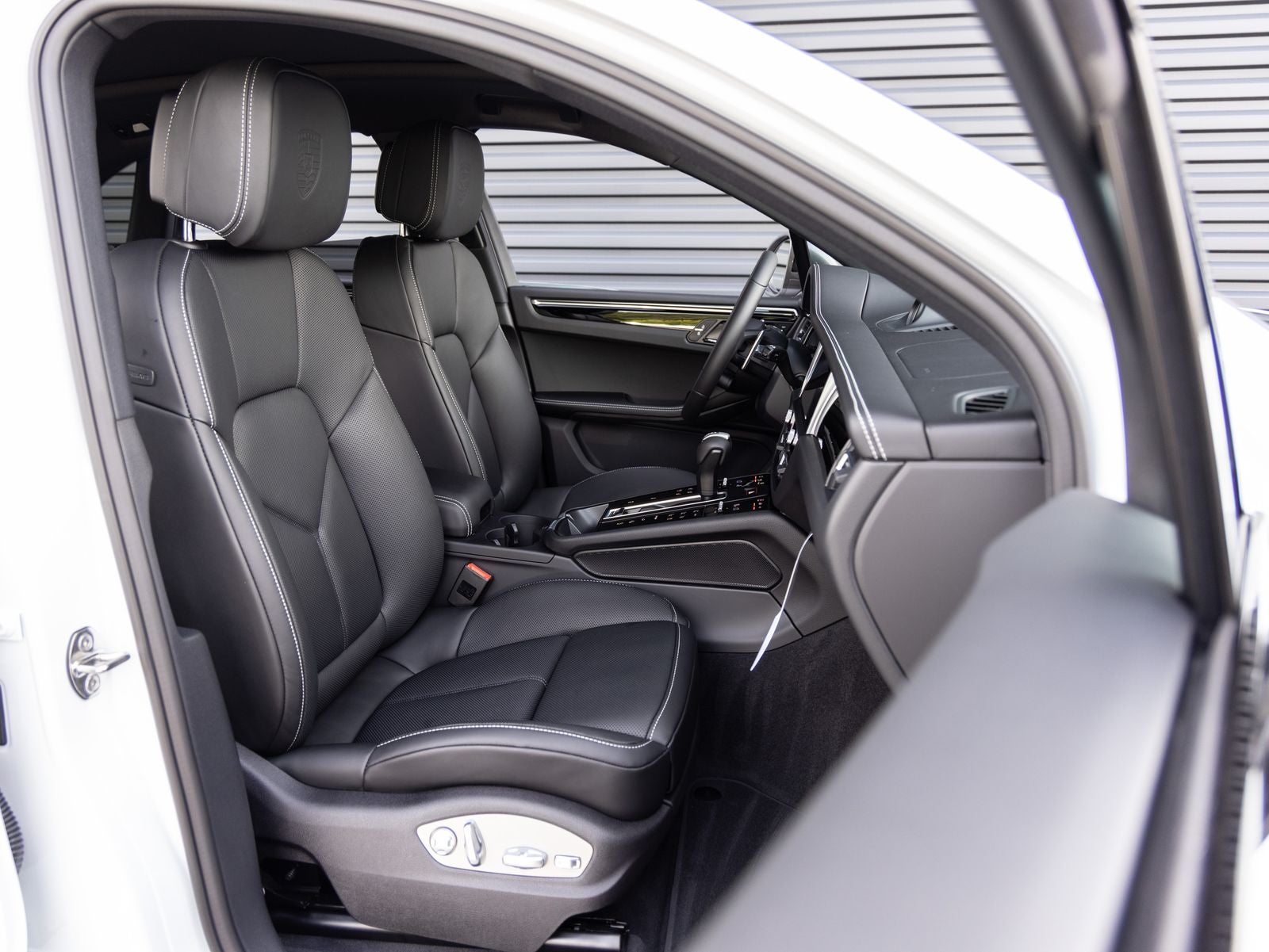 2026 Porsche Macan Macan T
