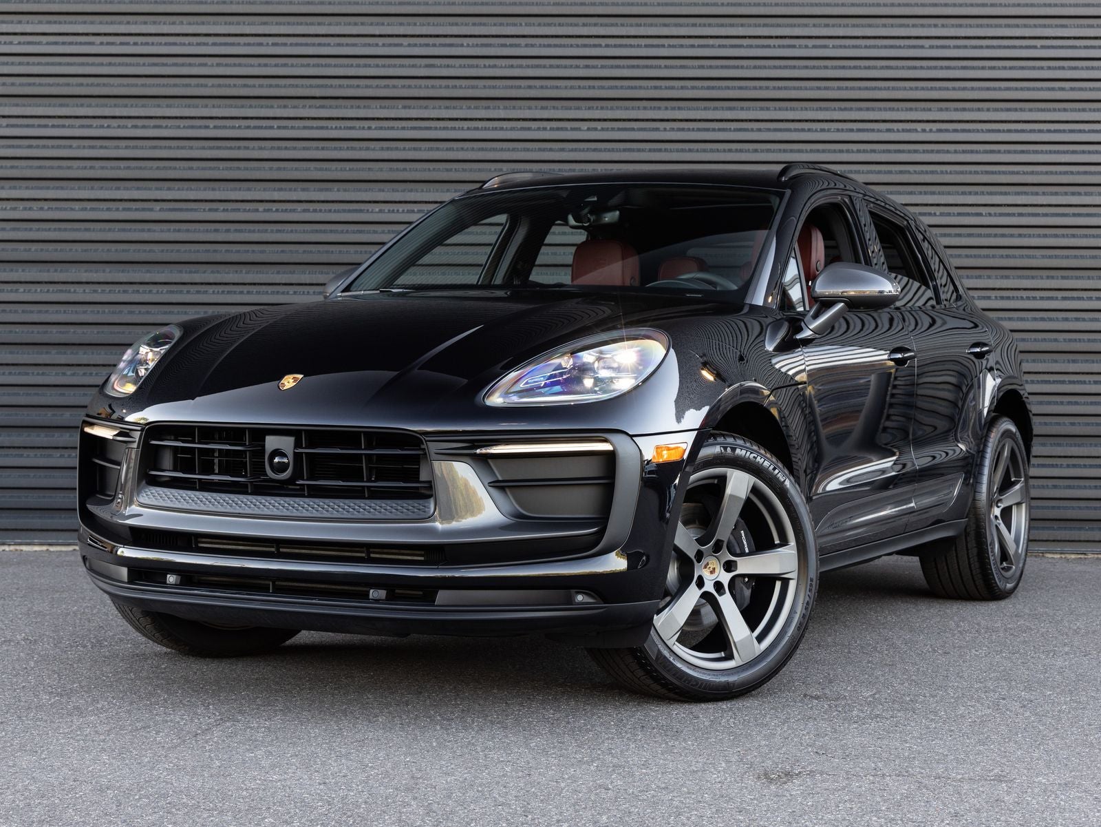 2025 Porsche Macan T