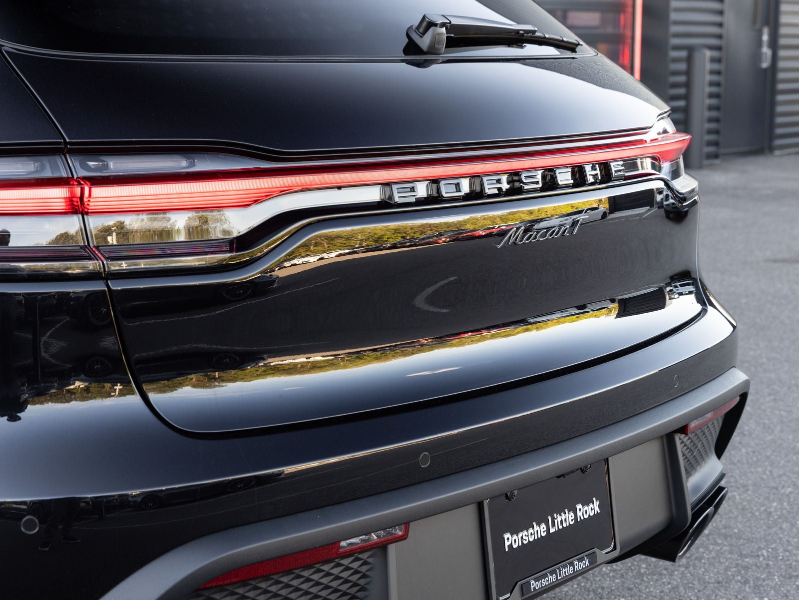 2025 Porsche Macan T