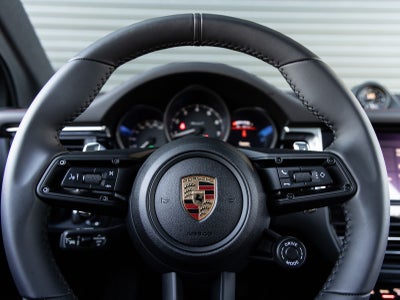 2025 Porsche Macan T