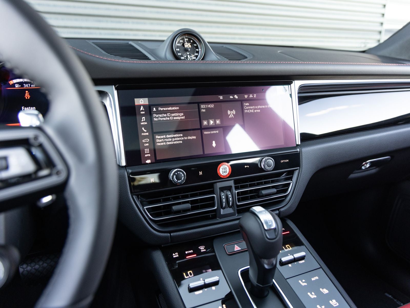 2025 Porsche Macan T