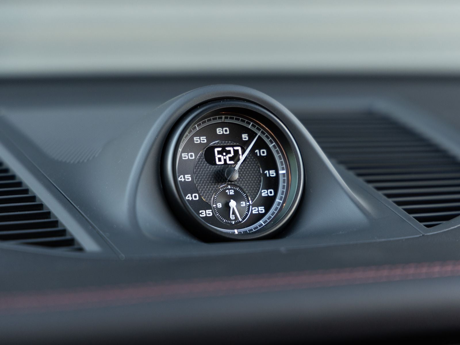 2025 Porsche Macan T