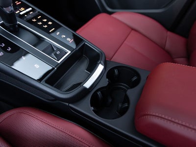 2025 Porsche Macan T