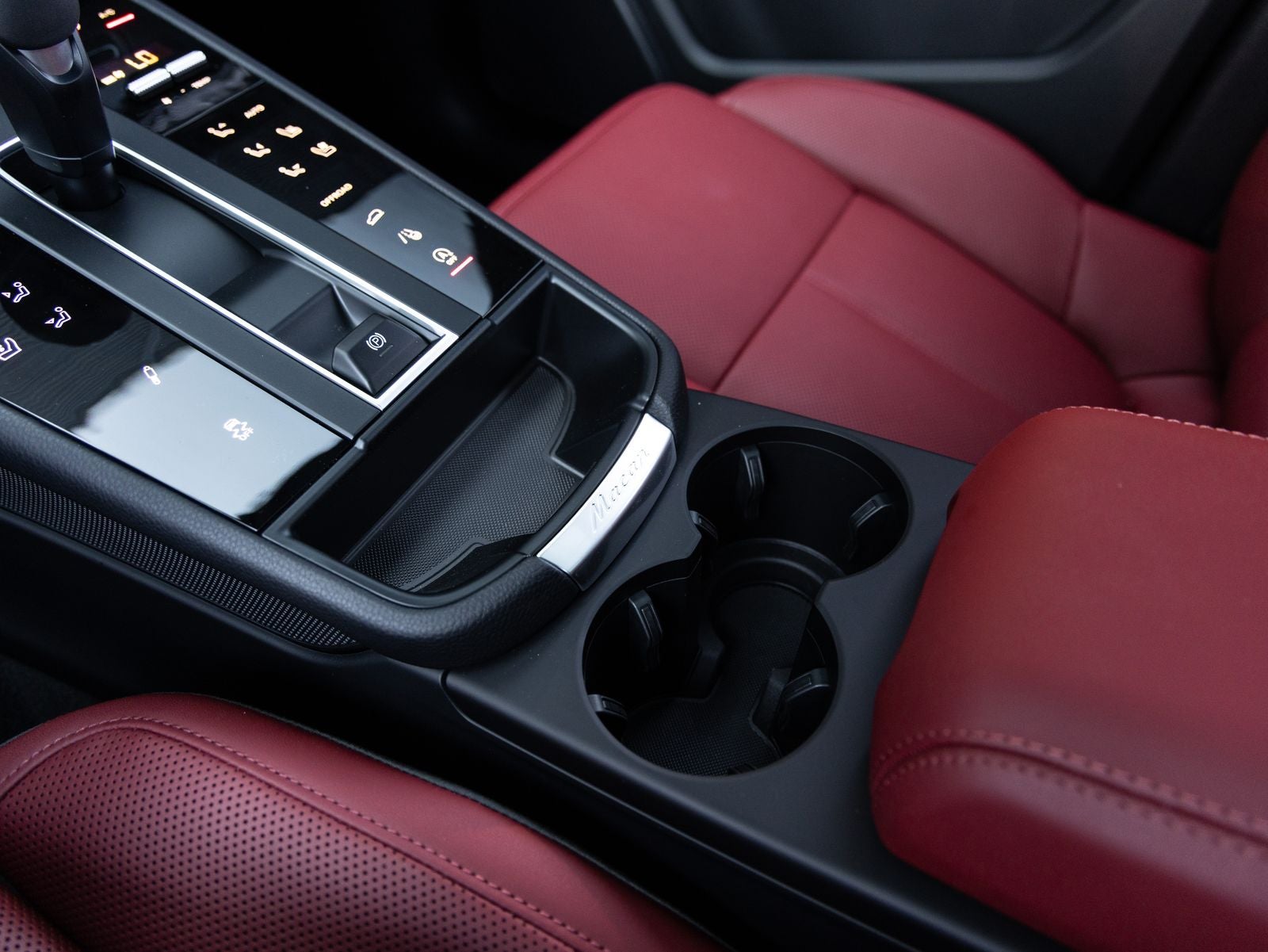 2025 Porsche Macan T