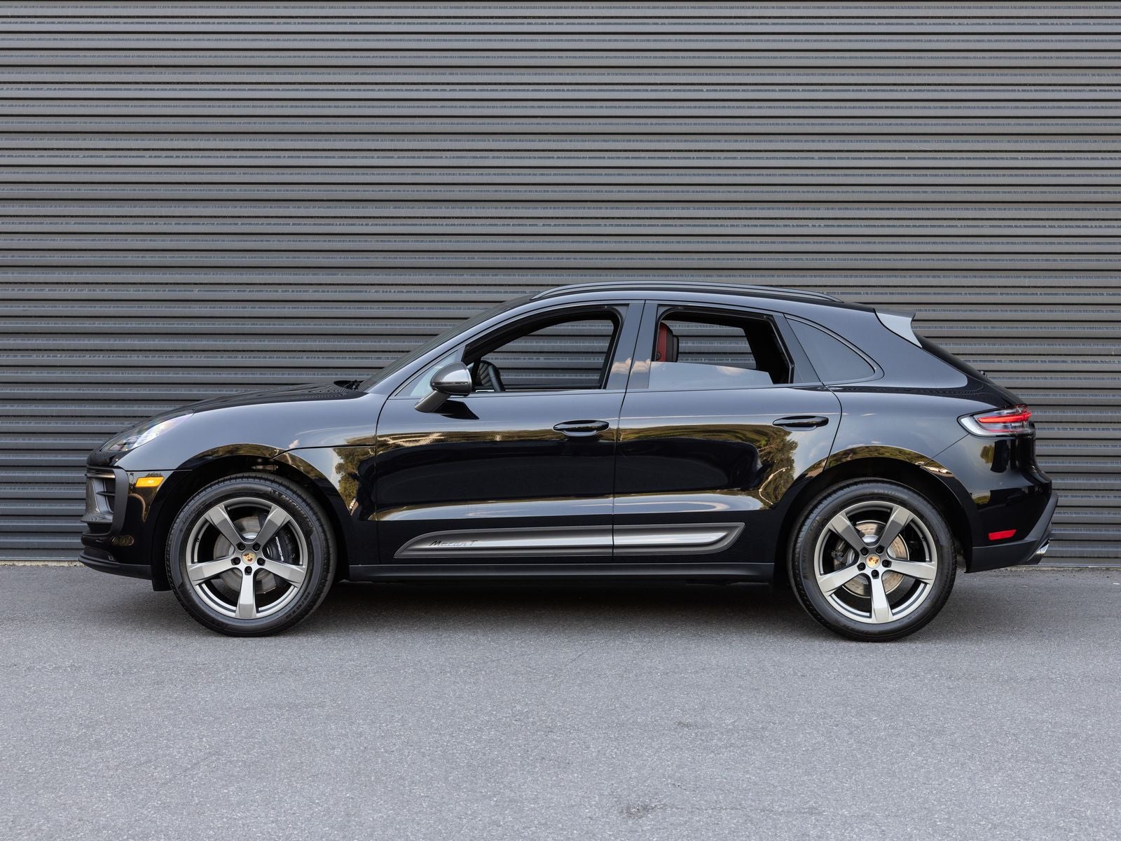 2025 Porsche Macan T
