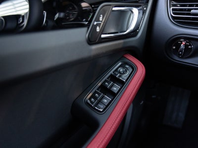 2025 Porsche Macan T