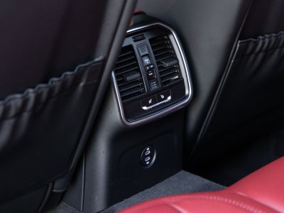 2025 Porsche Macan T