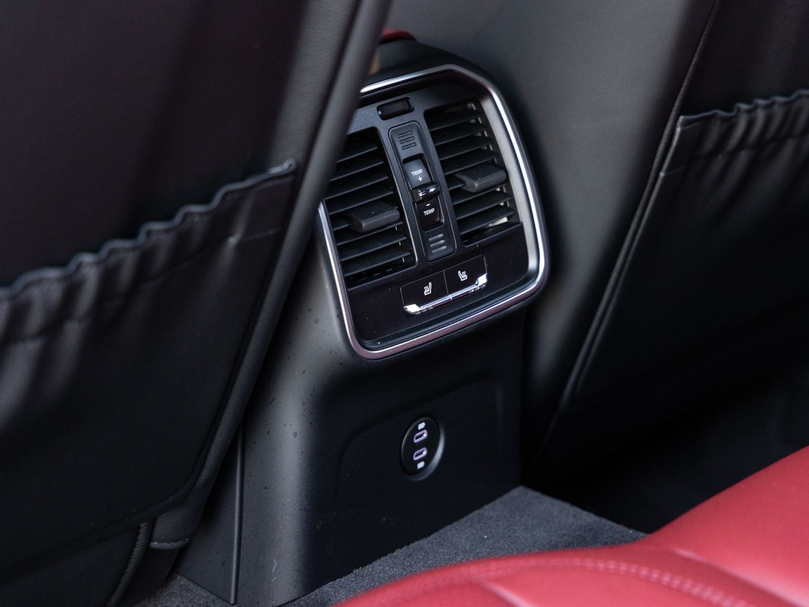 2025 Porsche Macan T