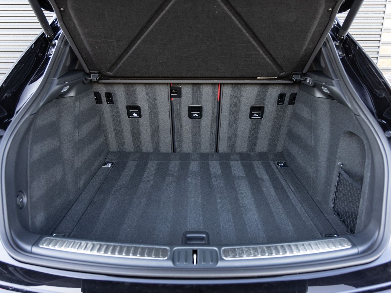 2025 Porsche Macan T