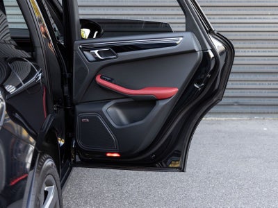 2025 Porsche Macan T