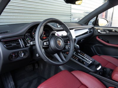 2025 Porsche Macan T