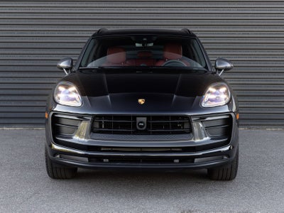 2025 Porsche Macan T