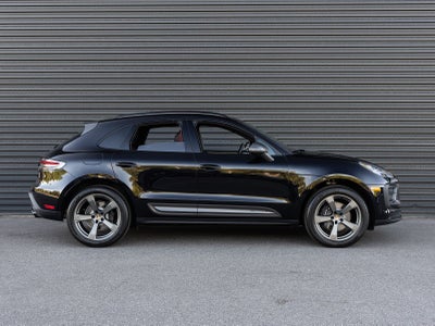 2025 Porsche Macan T