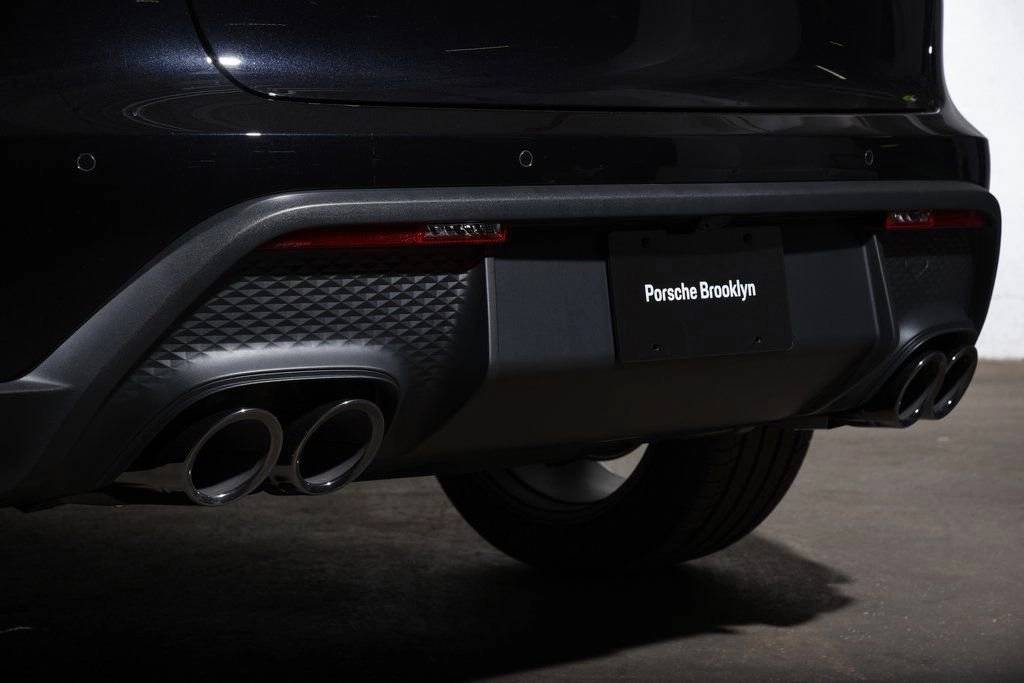 2025 Porsche Macan Macan T