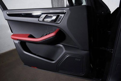 2025 Porsche Macan Macan T