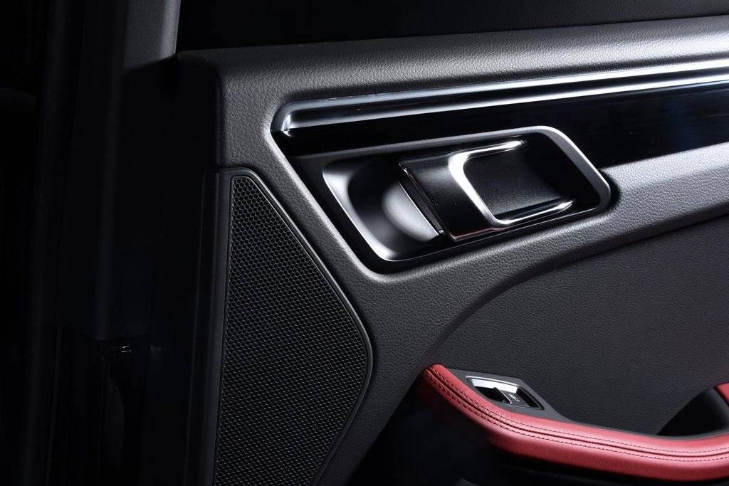 2025 Porsche Macan Macan T