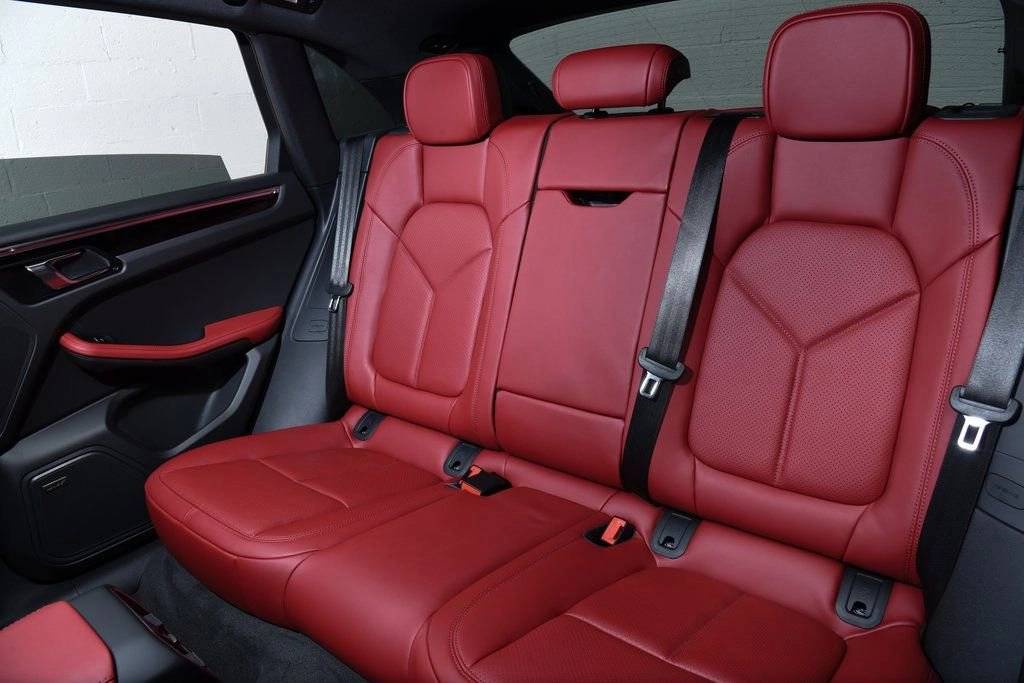 2025 Porsche Macan Macan T