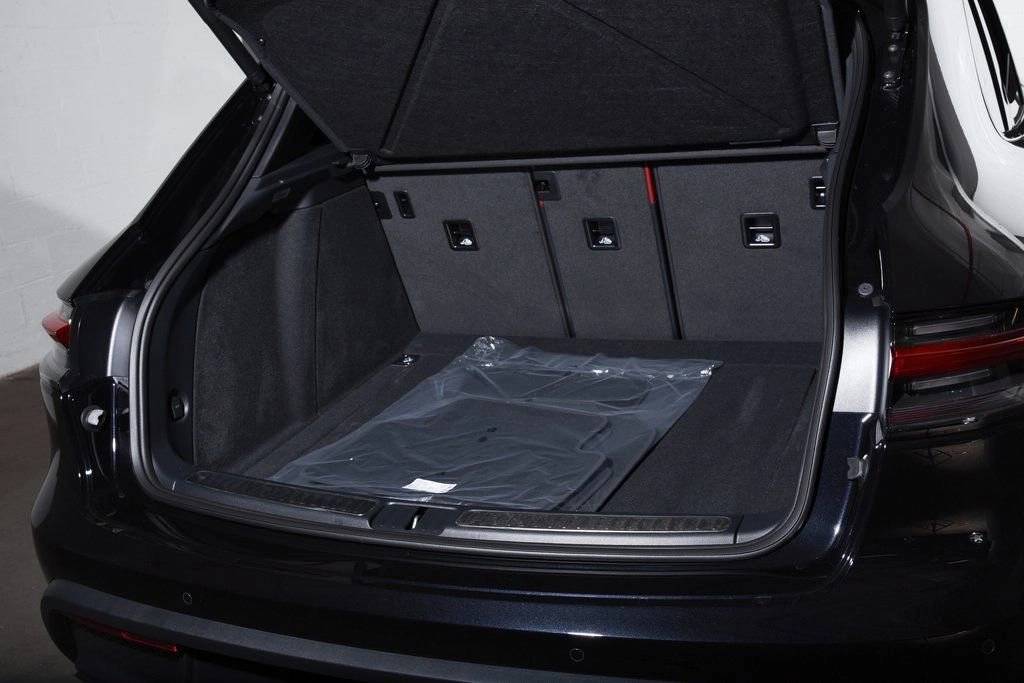 2025 Porsche Macan Macan T