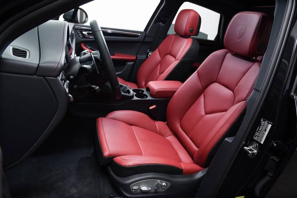 2025 Porsche Macan Macan T