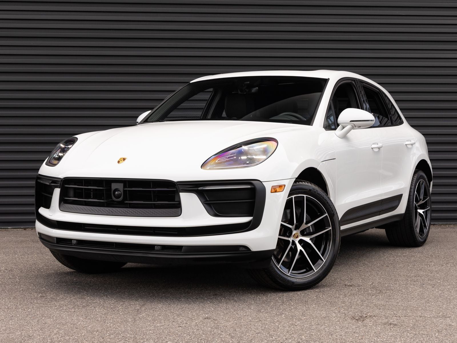 2025 Porsche Macan AWD