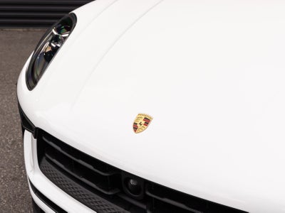 2025 Porsche Macan AWD