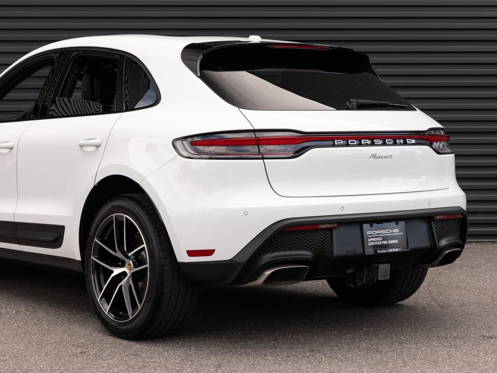 2025 Porsche Macan AWD