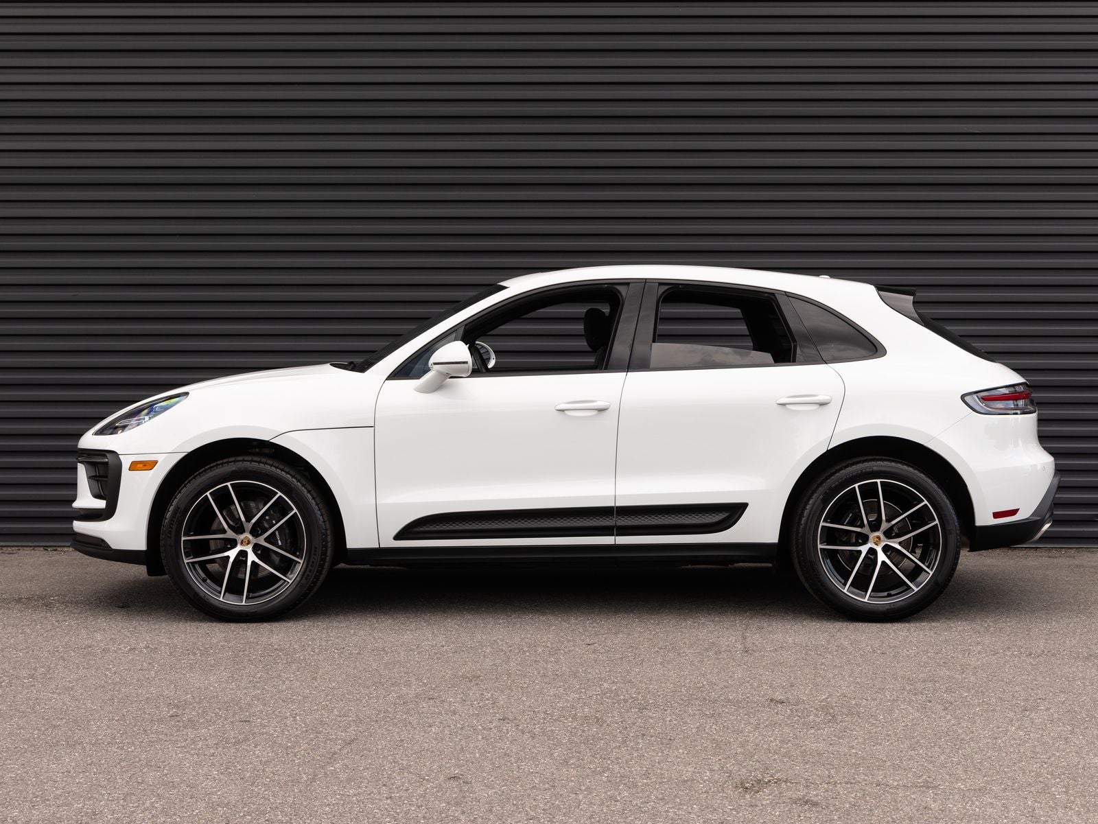 2025 Porsche Macan AWD